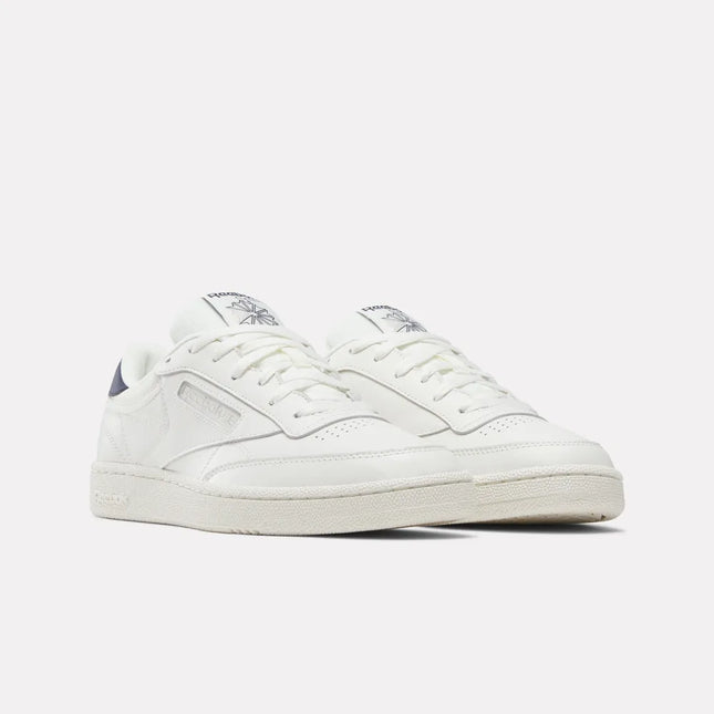 Zapatilla Reebok Club C 85 Unisex Crema Cuero Clásica 40 Años