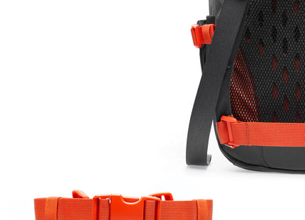 Mochila Outdoor Lippi 850 gr - 24L Intense Daypack