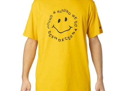 Polera Hombre DC Round We Go Mostaza