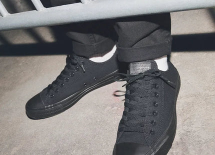 Zapatilla Converse Clásica Caña Baja Negra