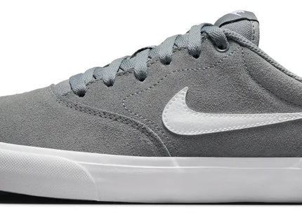 Zapatilla Nike Charge Suede Hombre Gris Blanco Skate