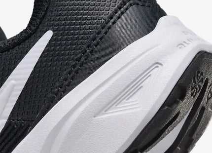 Zapatilla Nike Star Runner 4 Niño Negro Blanco Presillas